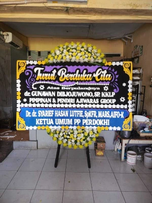 Papan Bunga di Petamburan